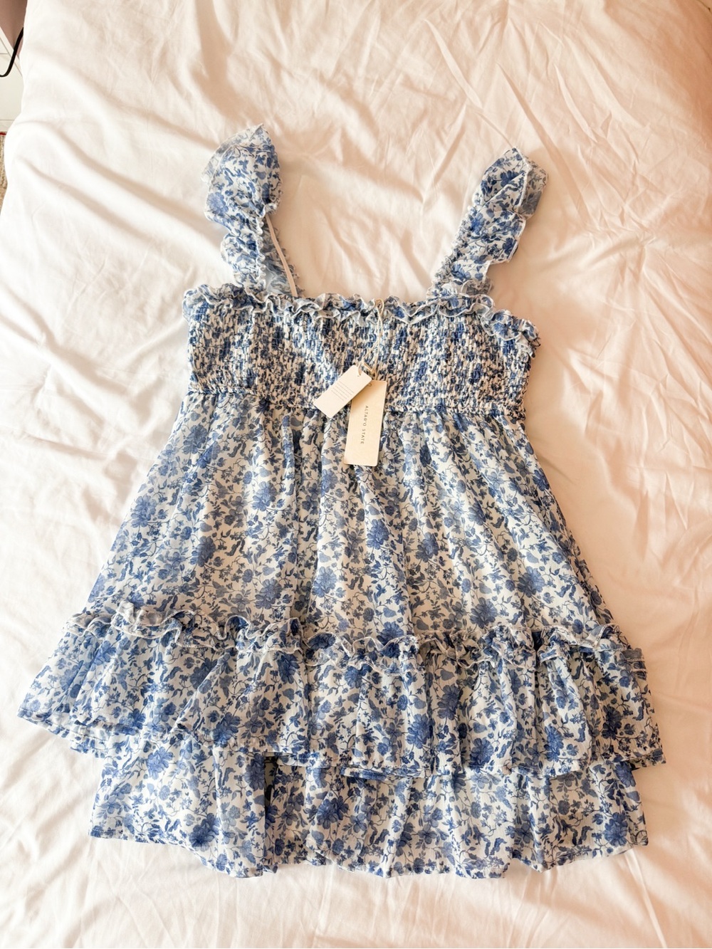 Altar’d State Paityn White And Blue Floral Smocked Tiered Mini Dress Size Small